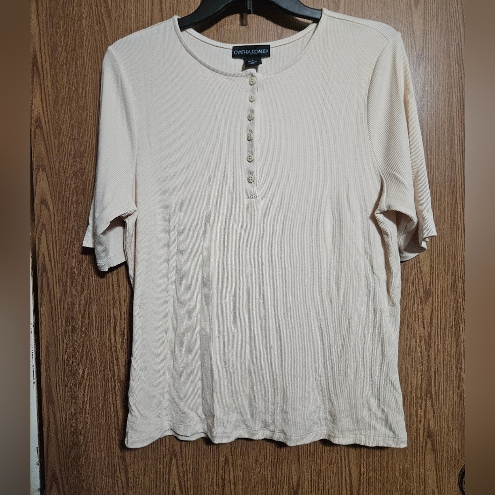 Cynthia Rowley Short Sleeve Beige Button Tee Natural Earthy Size XL Stretch!